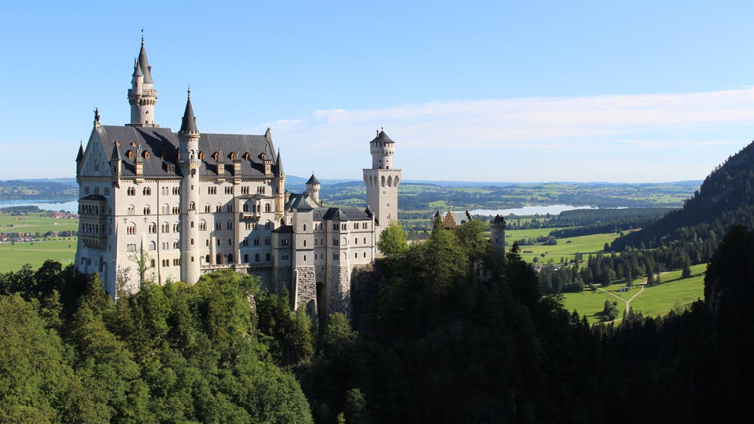Schloss Neuschwanstein – Von hier aus hast du den besten Blick auf das Märchenschloss!